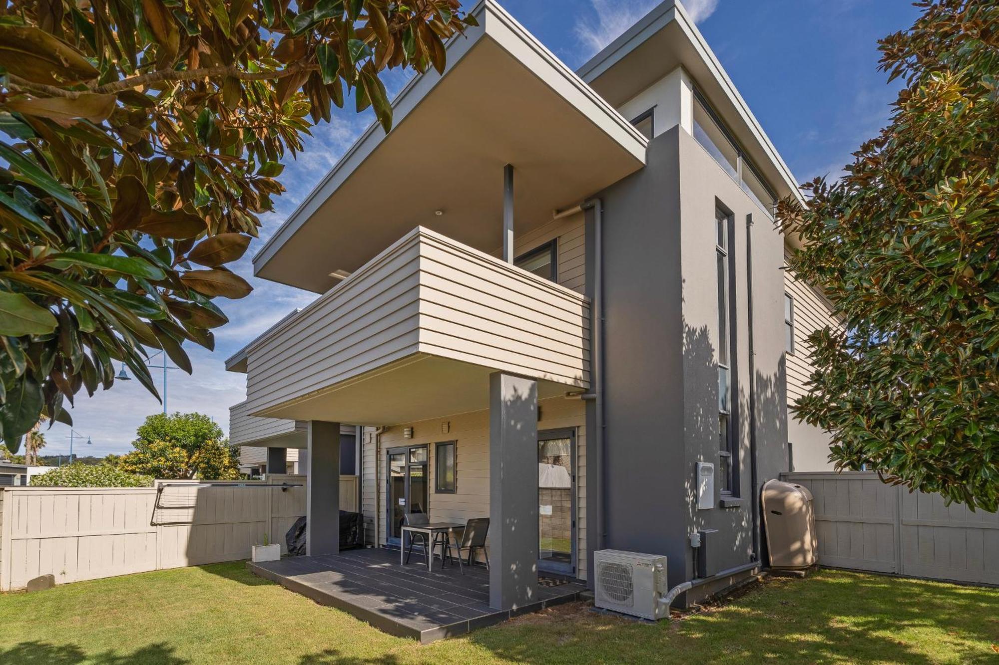 Sovereign Pier On The Waterways Whitianga Exterior photo