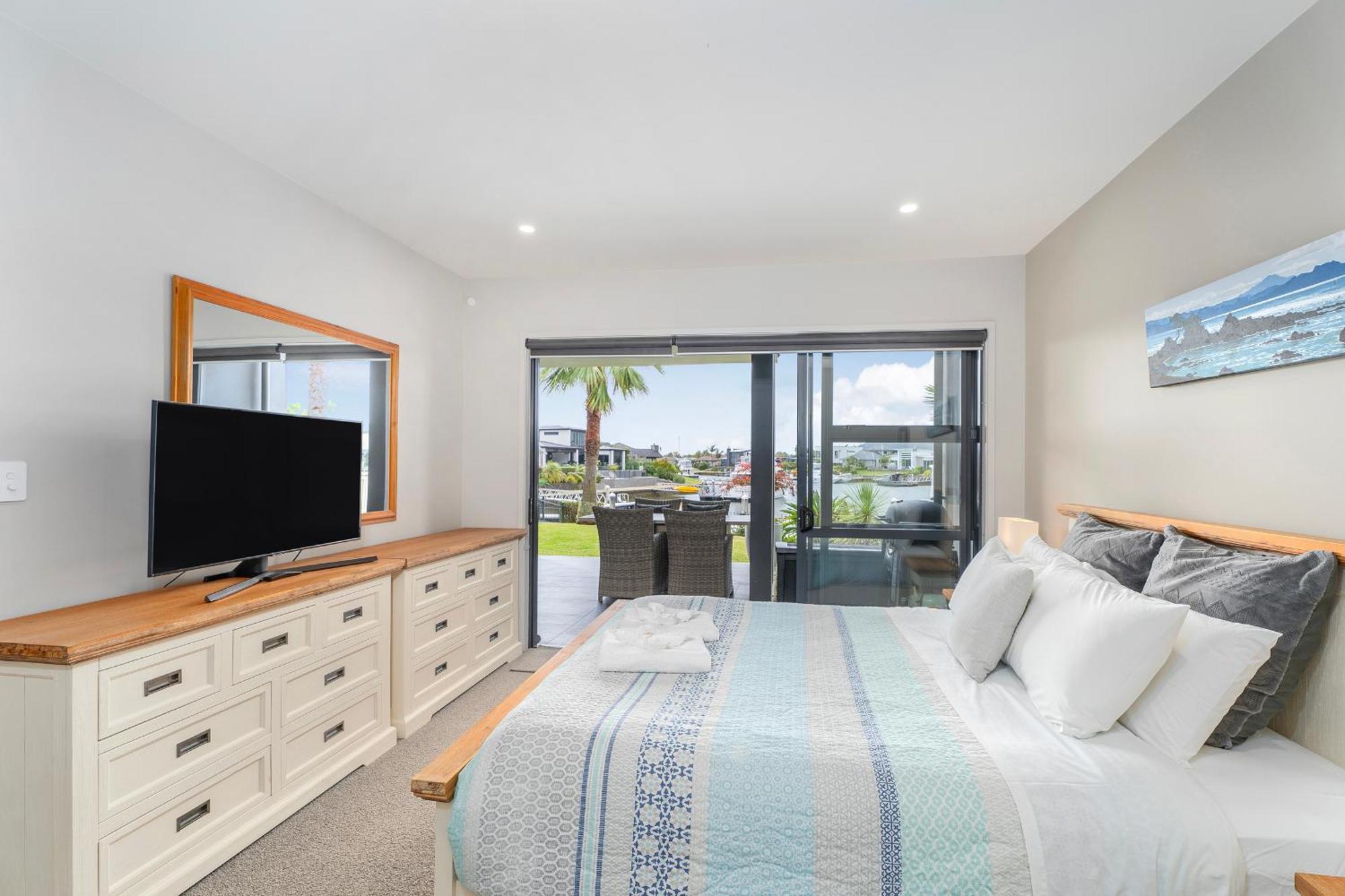 Sovereign Pier On The Waterways Whitianga Exterior photo