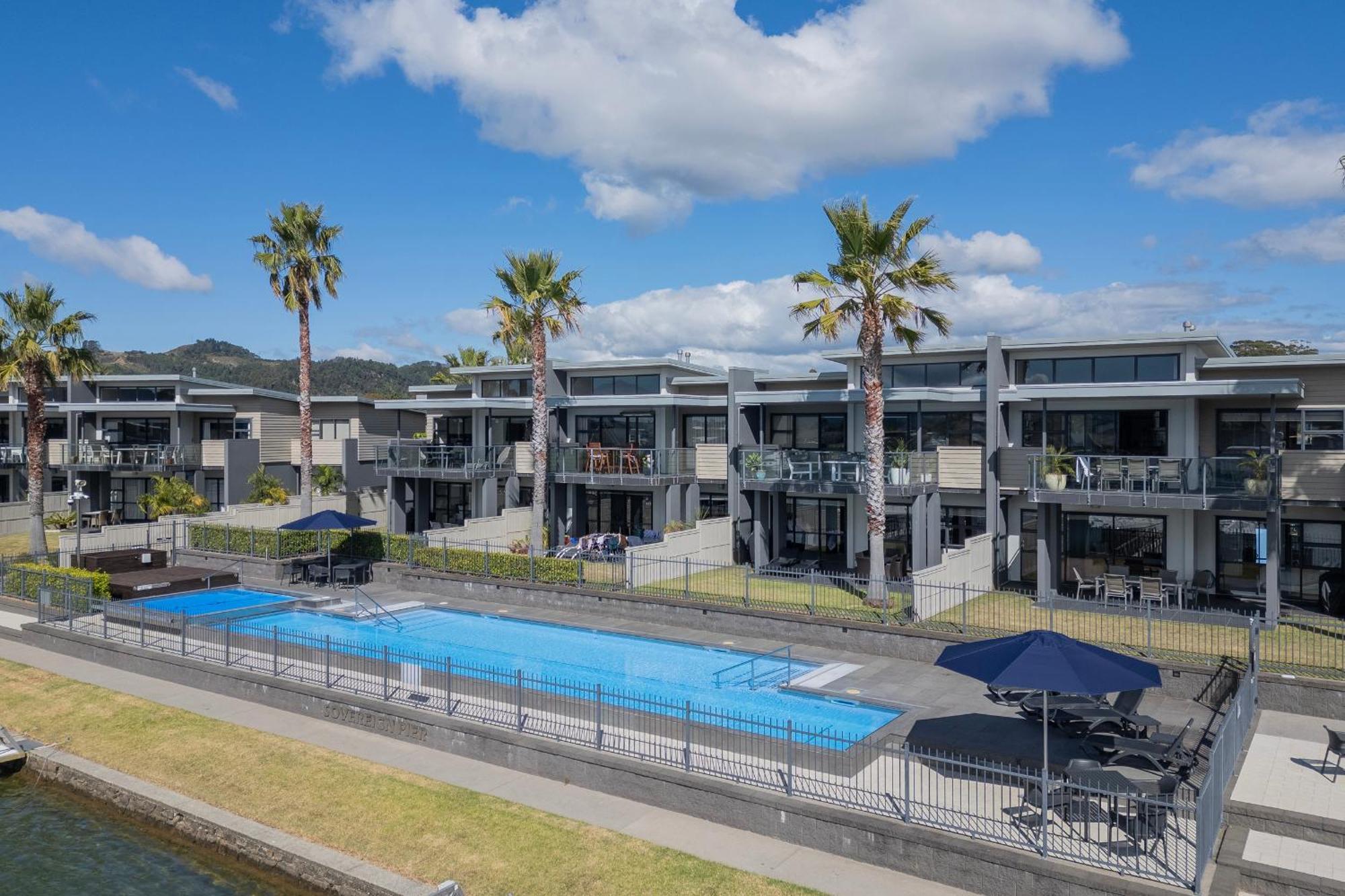 Sovereign Pier On The Waterways Whitianga Exterior photo