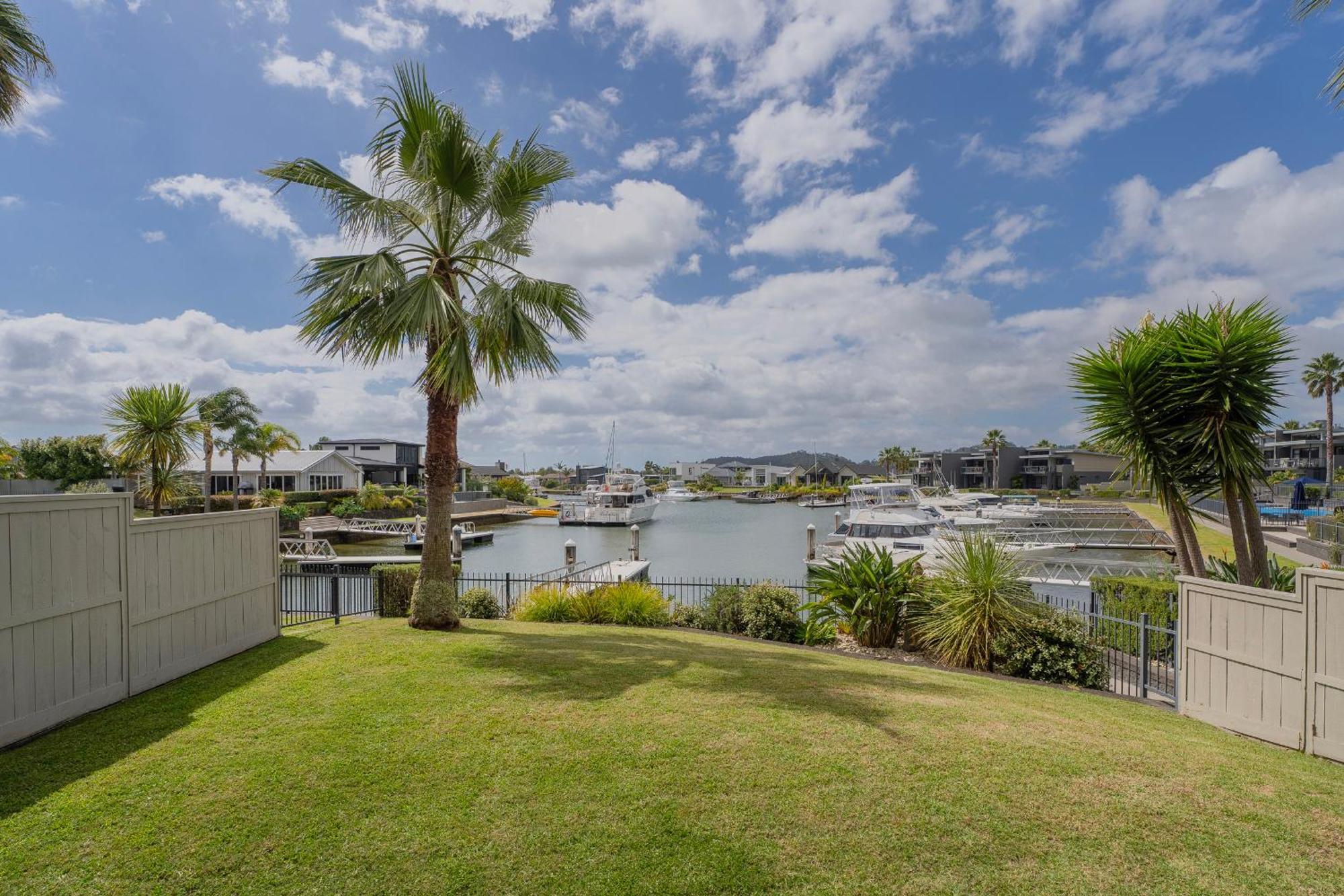 Sovereign Pier On The Waterways Whitianga Exterior photo