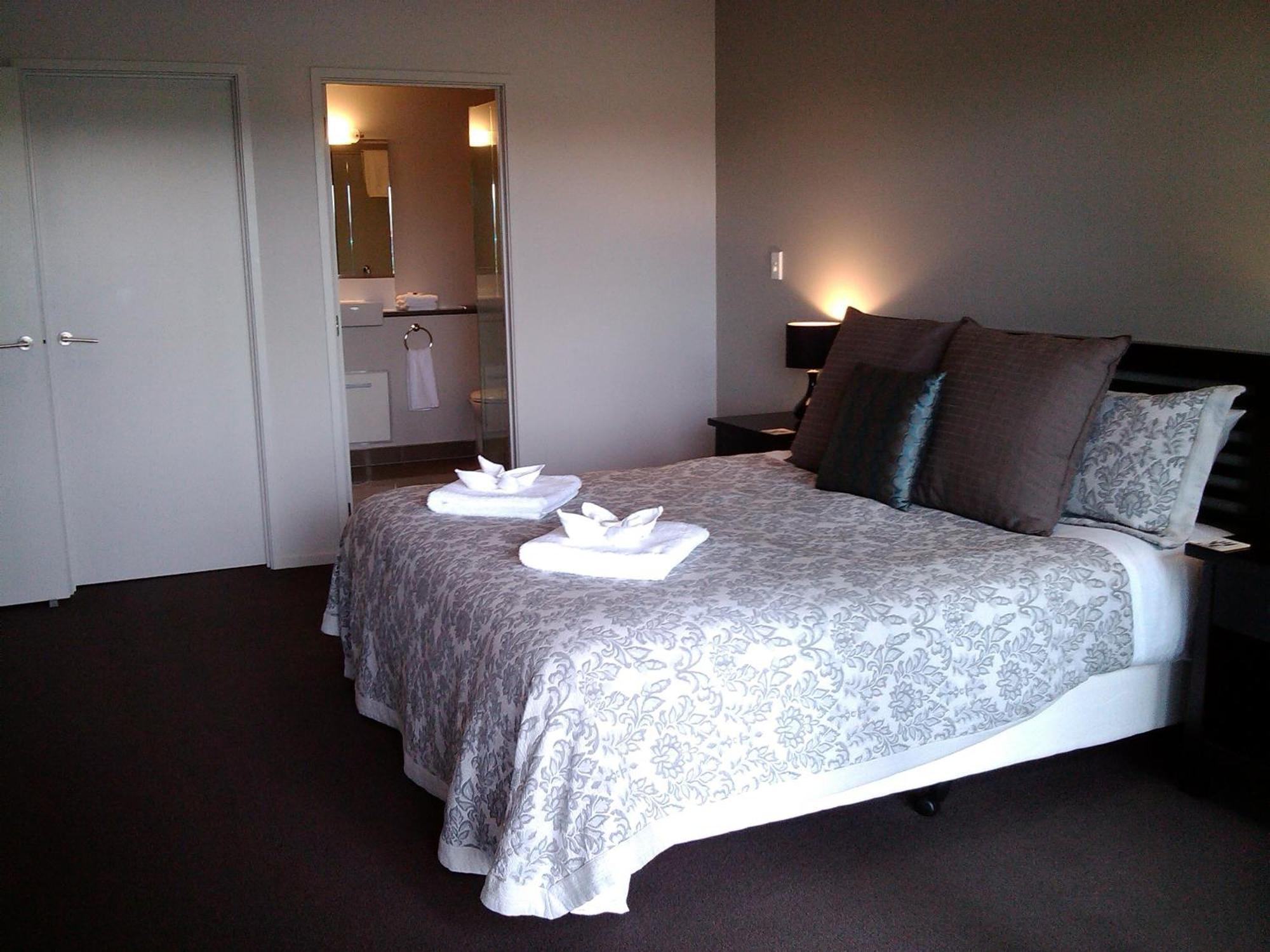 Sovereign Pier On The Waterways Whitianga Room photo