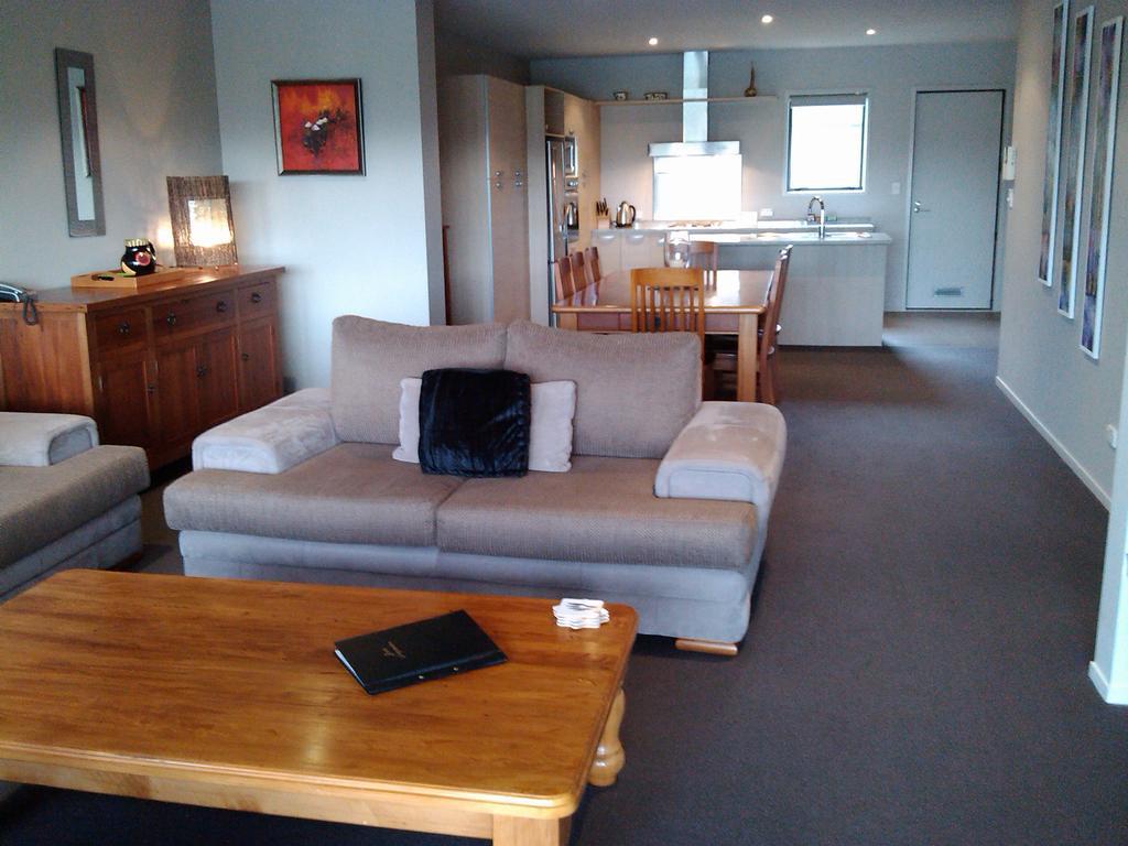 Sovereign Pier On The Waterways Whitianga Exterior photo